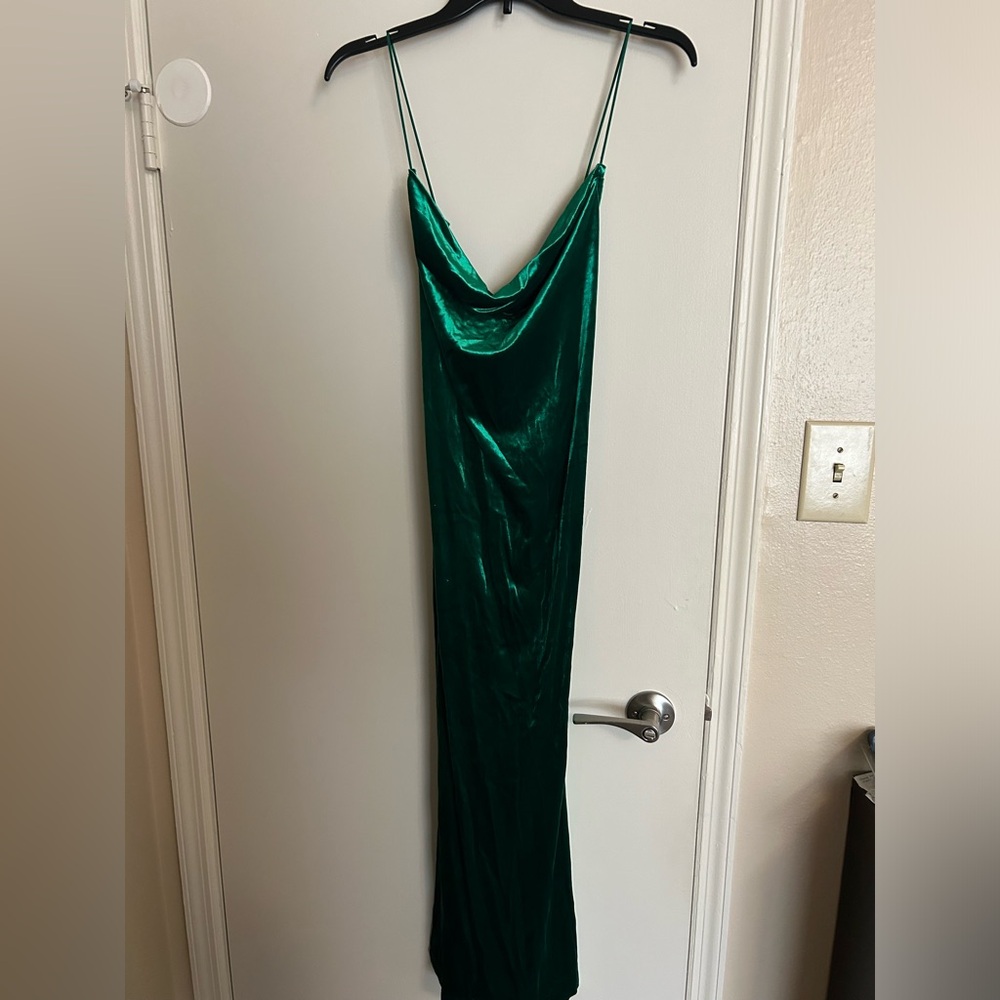 Versona Emerald Green Velvet Spaghetti Strap Calf Length Dress - XL